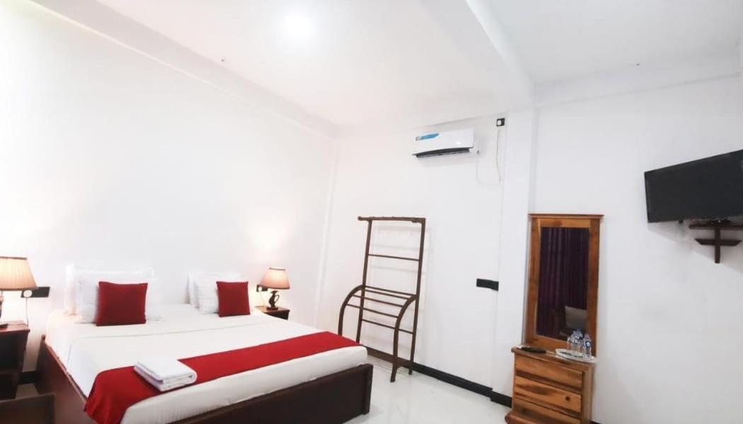 Ciel Star Anuradhapura Hotel Eksteriør billede