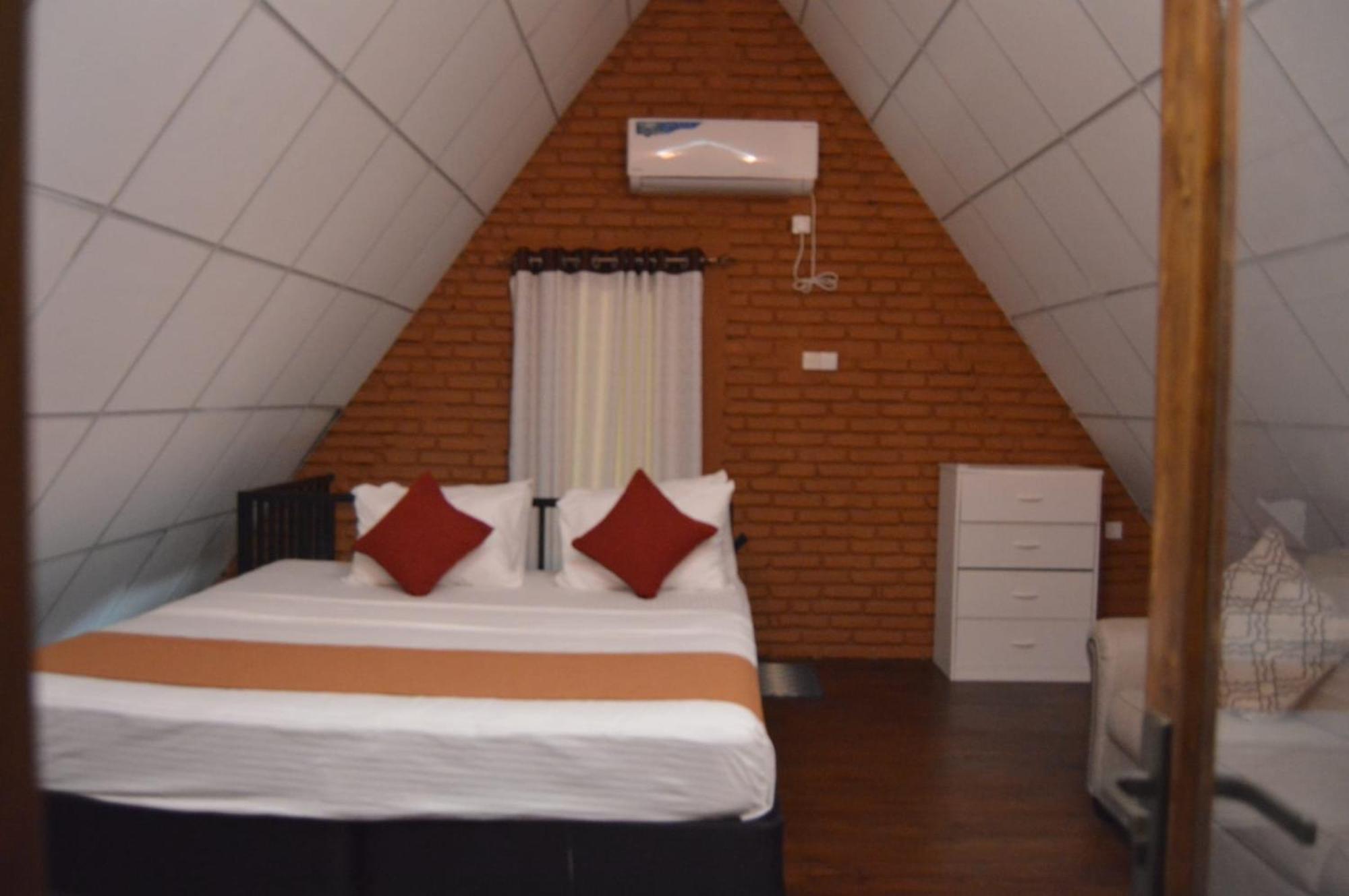 Ciel Star Anuradhapura Hotel Eksteriør billede