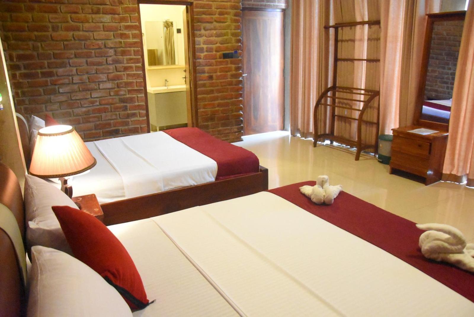 Ciel Star Anuradhapura Hotel Eksteriør billede