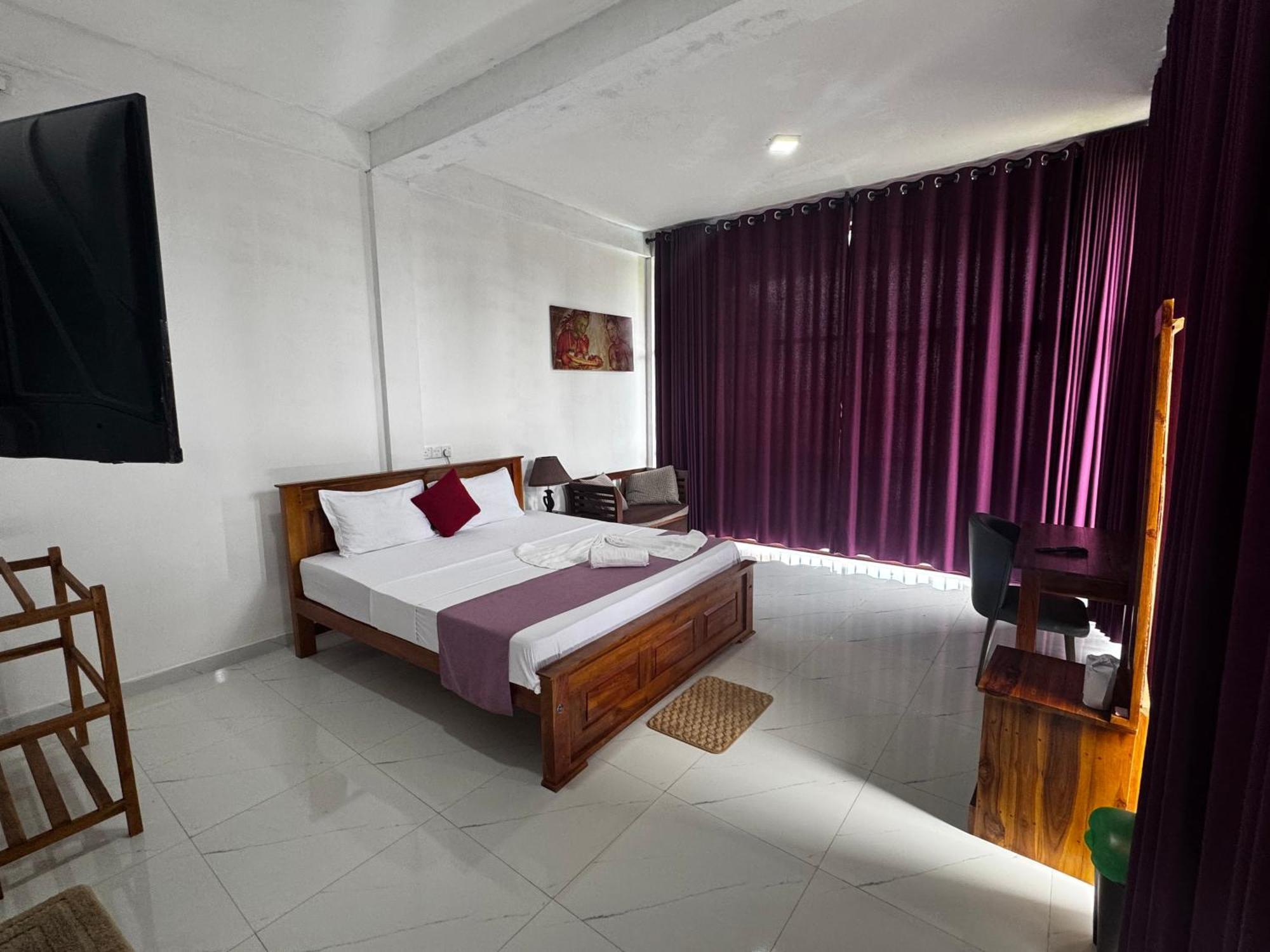 Ciel Star Anuradhapura Hotel Eksteriør billede